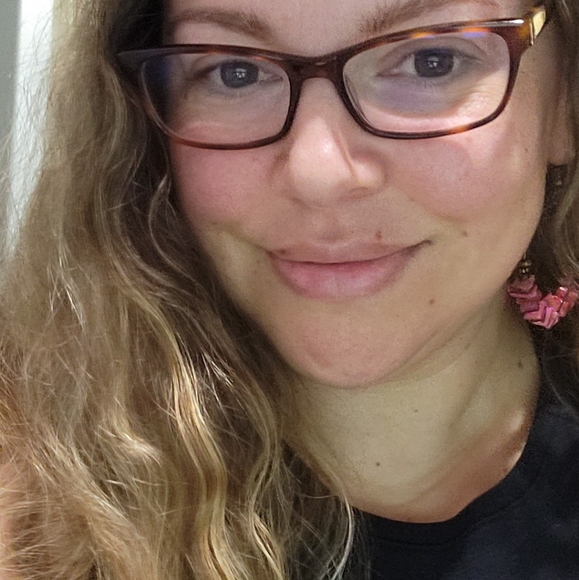 Meet your Posher, Melissa - Picture 1 of 1